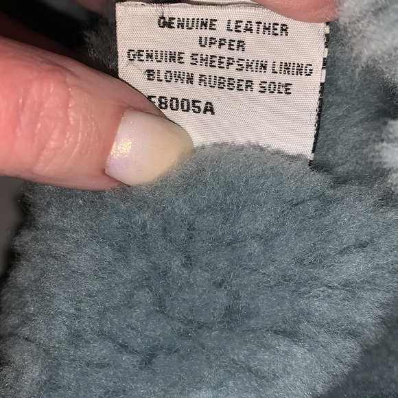 Ugg woman’s classic short rare blue size 6w - Picture 12 of 13